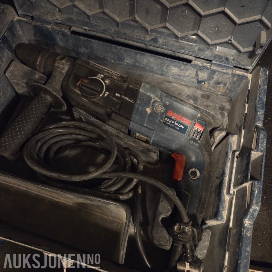 Stihl Støvsuger, Makita Batterilader, Bosch Borhammer, Byggestrøm, Stige